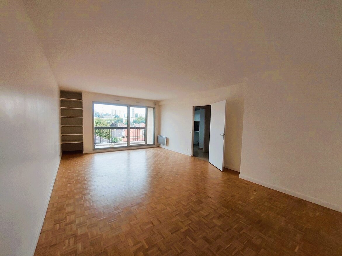 شقة + قبو + جراج