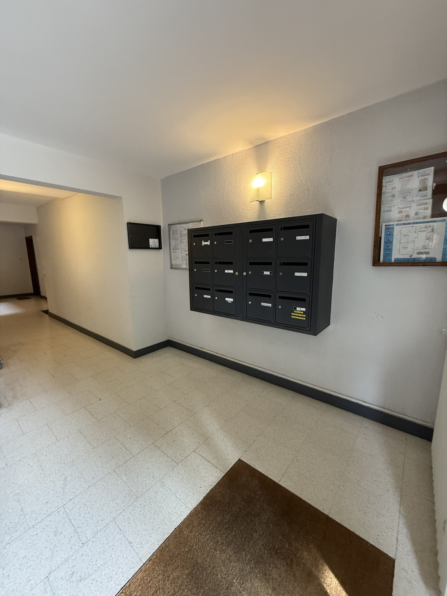 3 pièces 54.77 m2 F3 de 54,77 m2 + garage et caves
