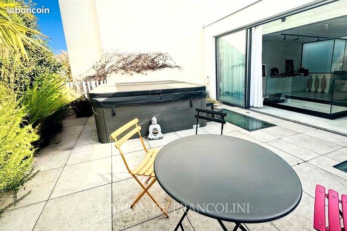 Casa 7 locali 146 mq