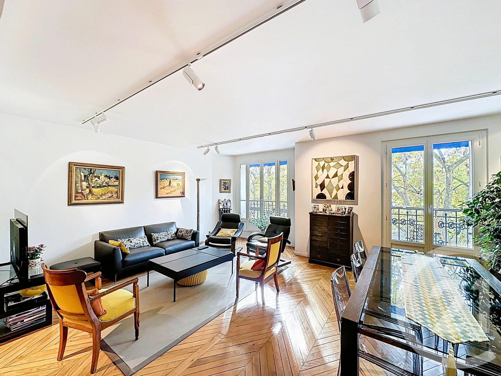 Appartement 124m² lumineux avec chambre de service Paris 14