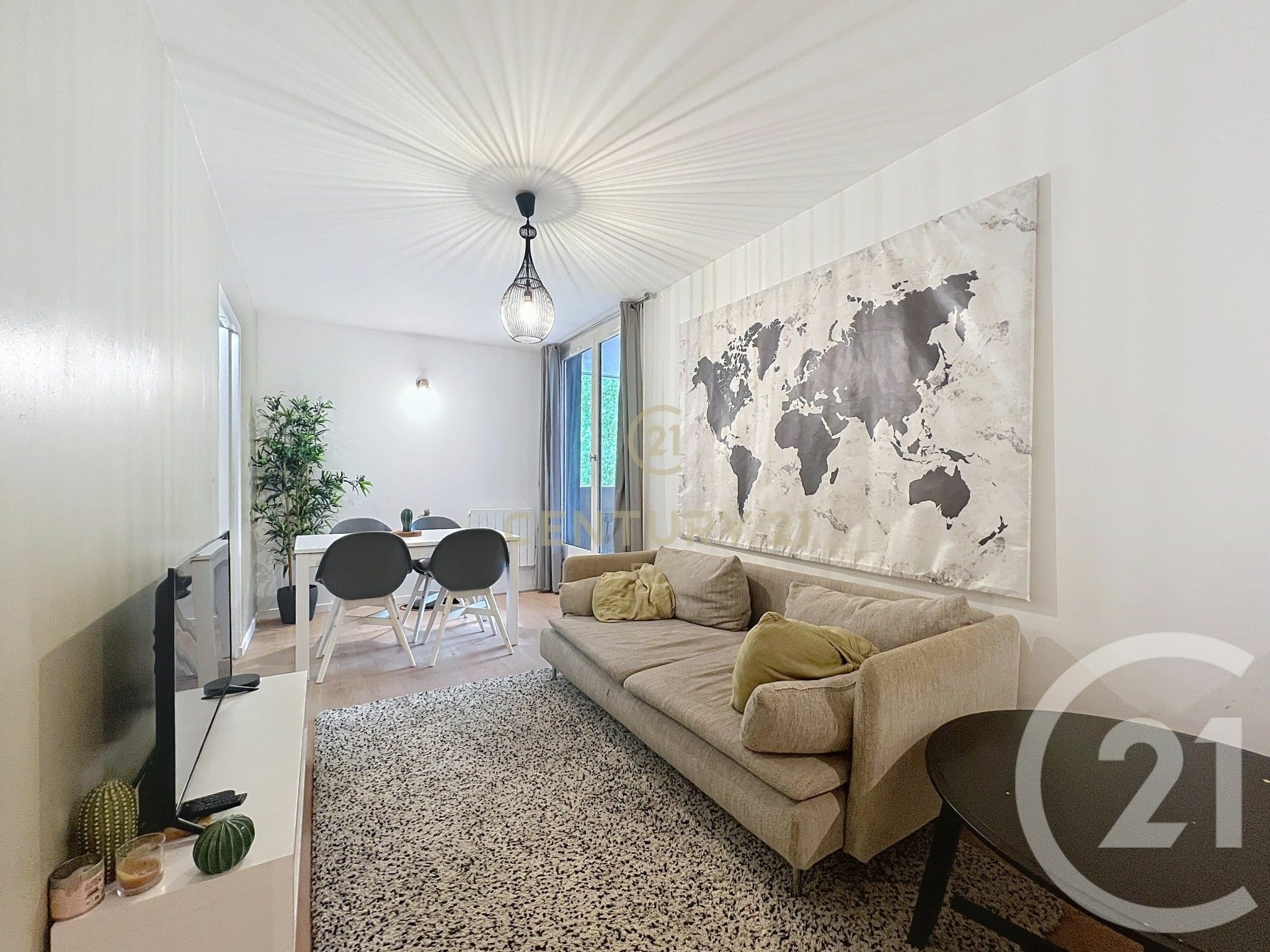 Appartement F4 72m2 rénové avec box à Noisy le Grand