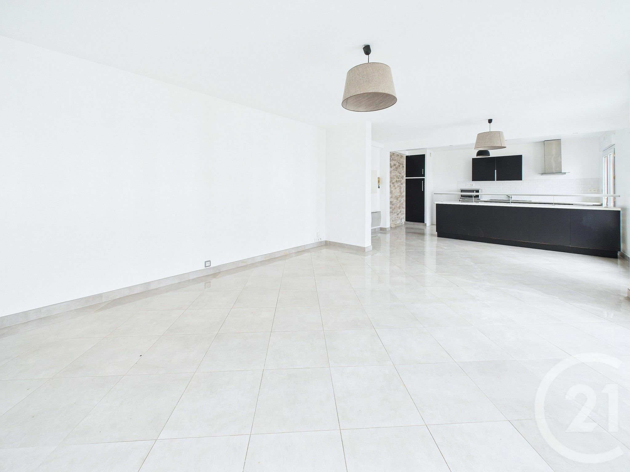 Vendita appartamento di 81 mq a SAINTE GENEVIEVE DES BOIS