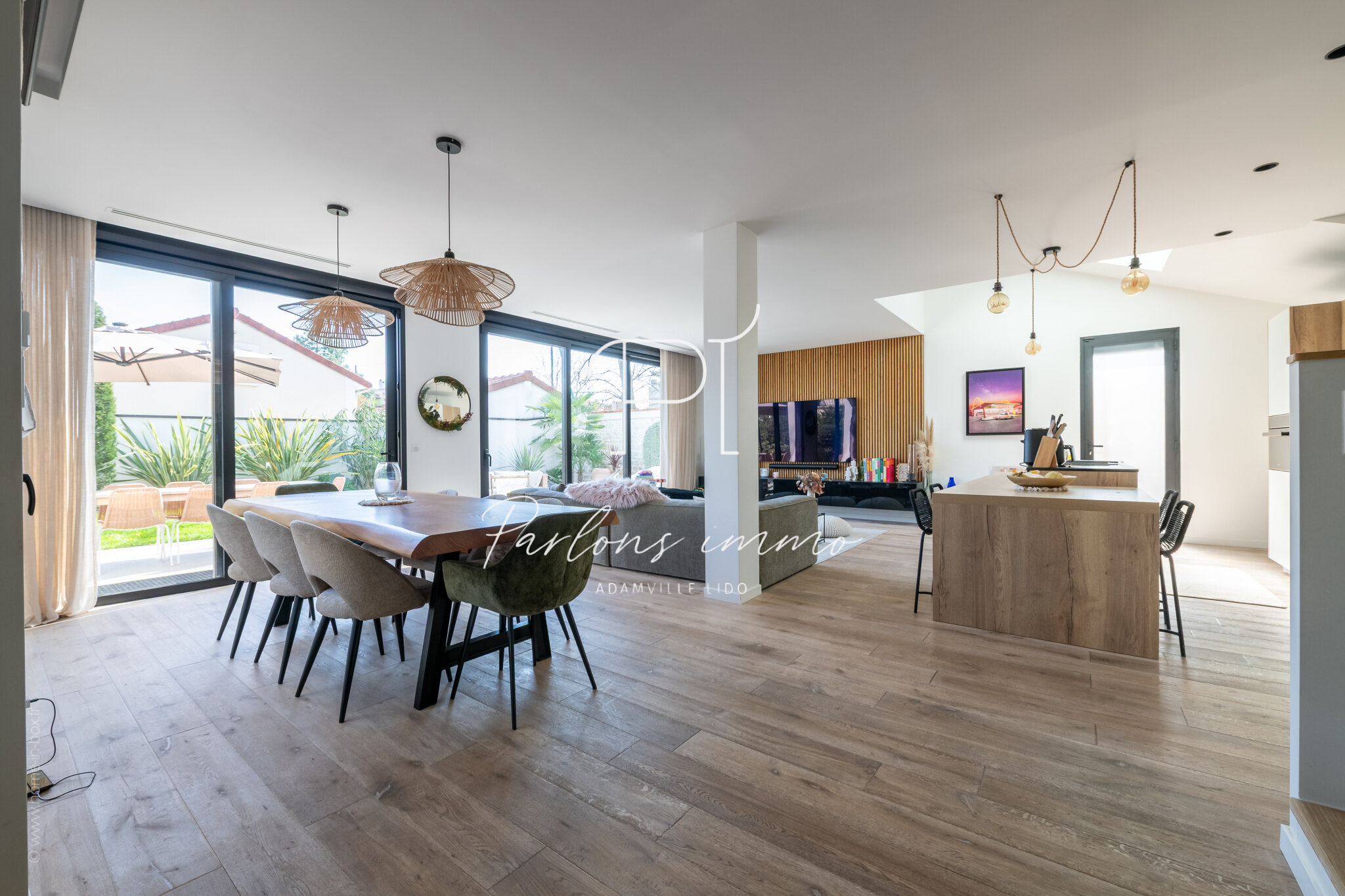 Casa familiare recente con giardino nel quartiere Diderot / Ma