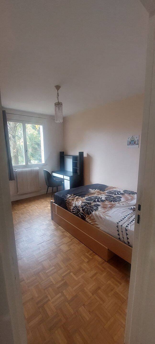 Chambre meublée en colocation - Appart de 5 pcs (4 colocs)