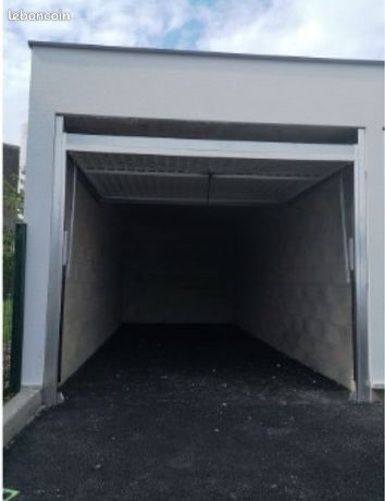 موقف سيارات للإيجار في أنطوني