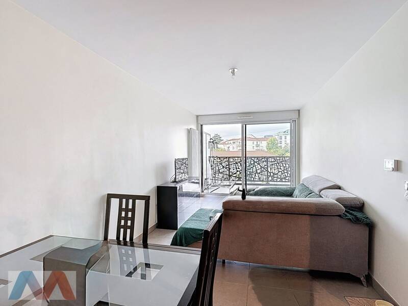 إيجار شقة بمساحة 66م² في كليرمون فيران