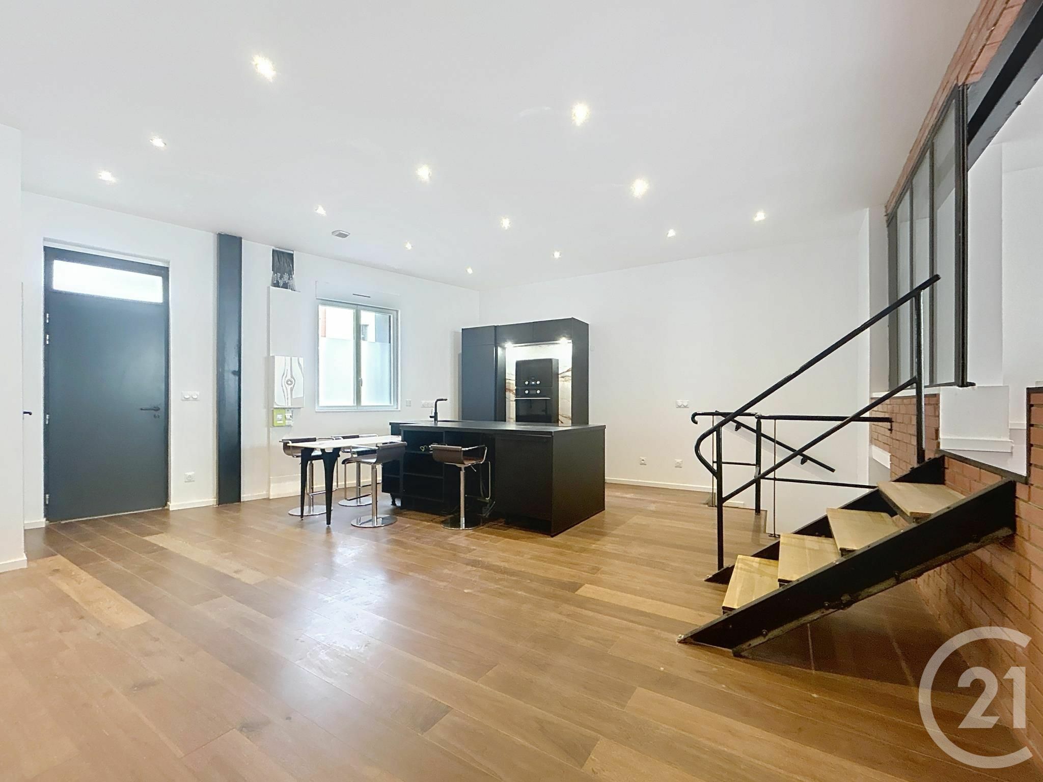 بيع شقة بمساحة 145م² في شالون-أون-شانبان