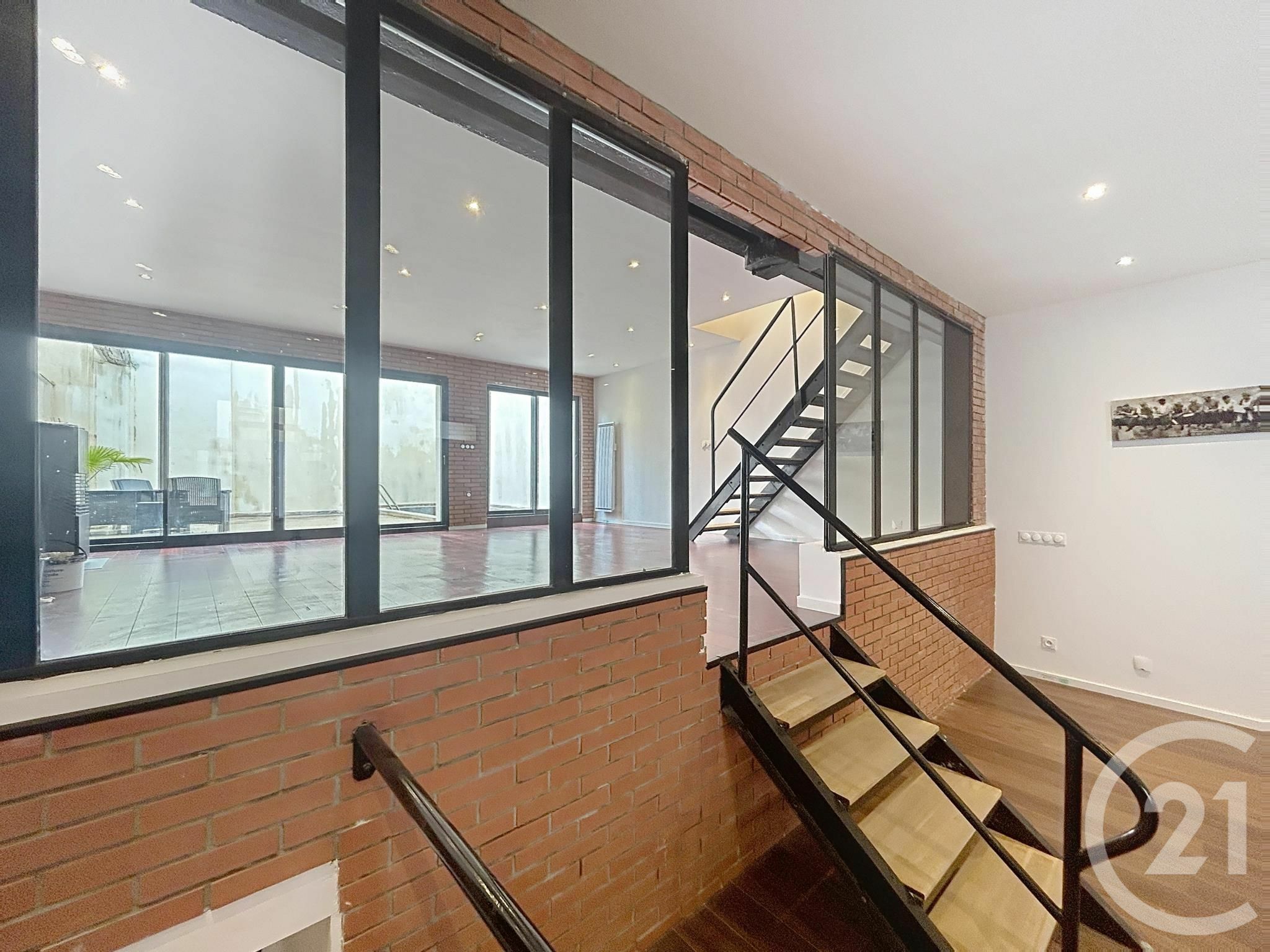 بيع شقة بمساحة 145م² في شالون-أون-شانبان