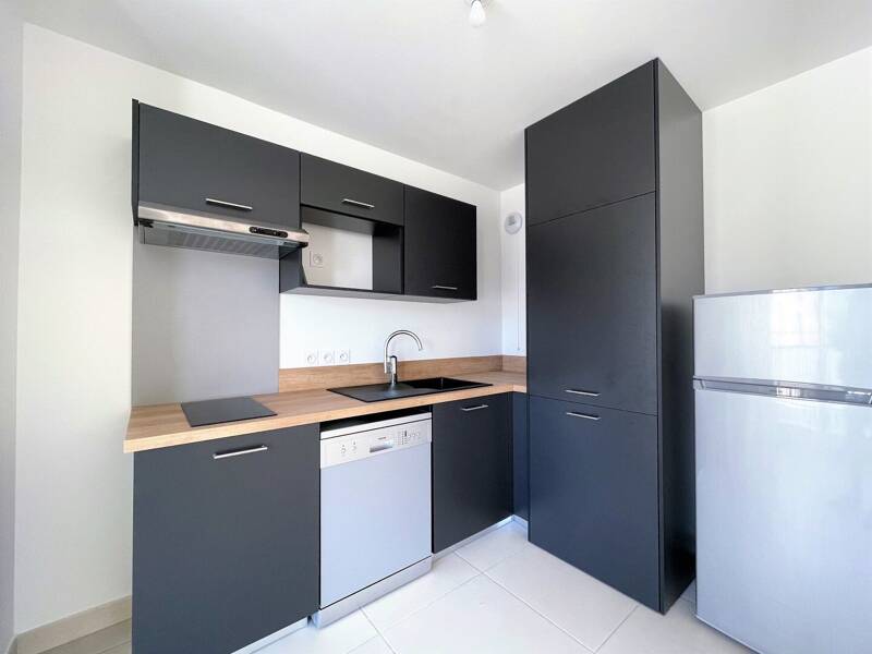 شقة للإيجار بمساحة 44م² في داماري لي ليز