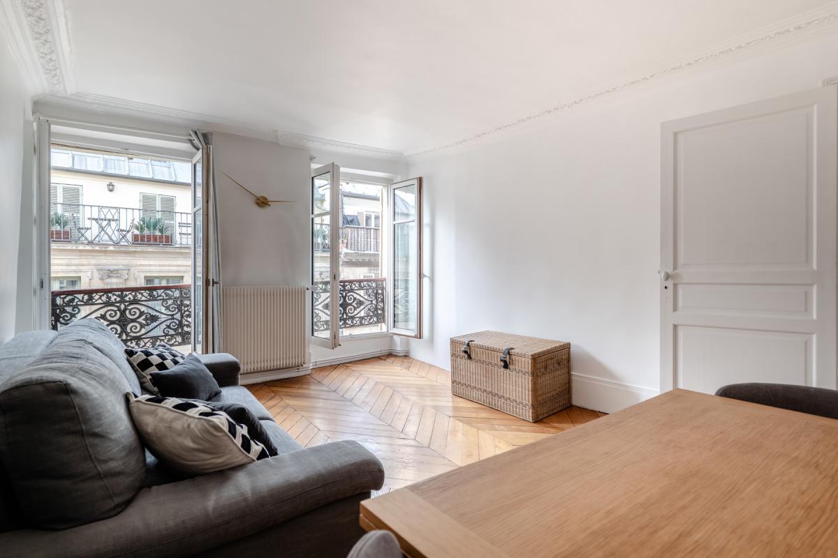 PARIS 02 - Palais Royal - Beautiful bright 3-room apartment