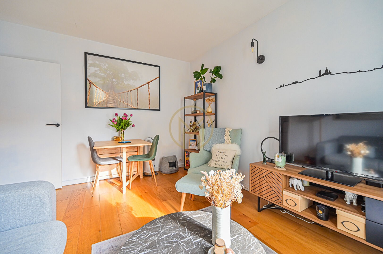 For sale, 38 sqm apartment in PARIS 9.