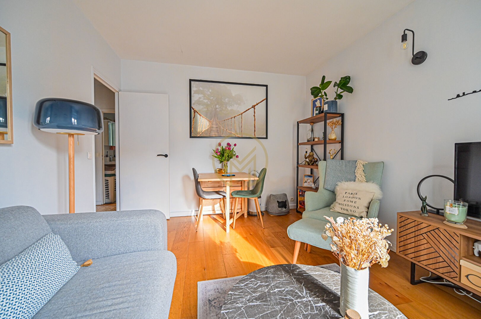 For sale, 38 sqm apartment in PARIS 9.