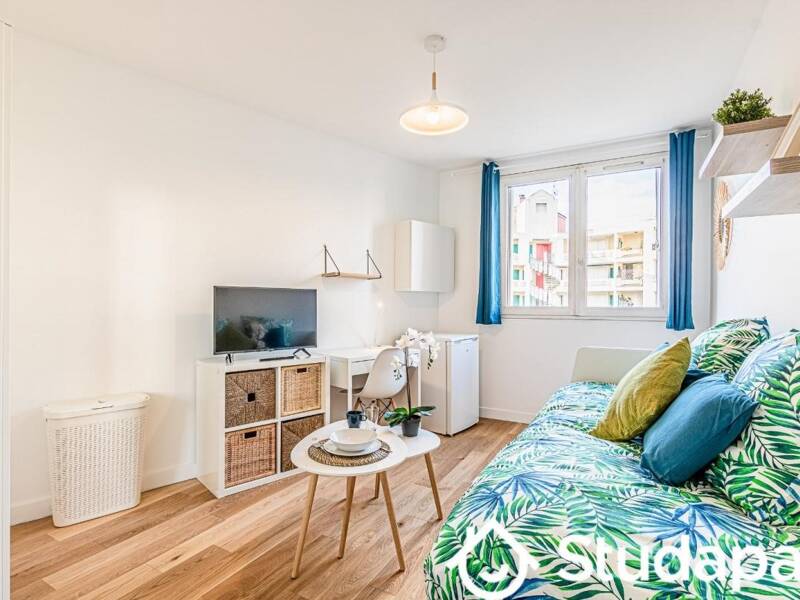 For rent, apartment of 10 sqm in CRETEIL