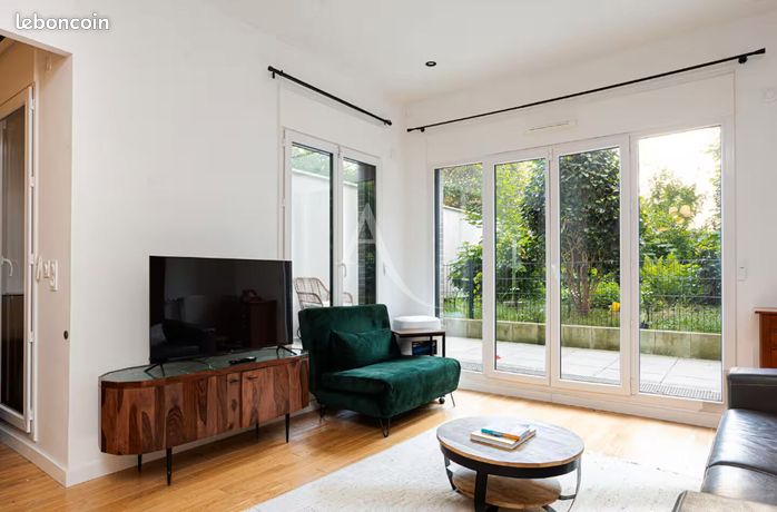 4-Room Apartment 76 sqm with Terrace in Suresnes 92150