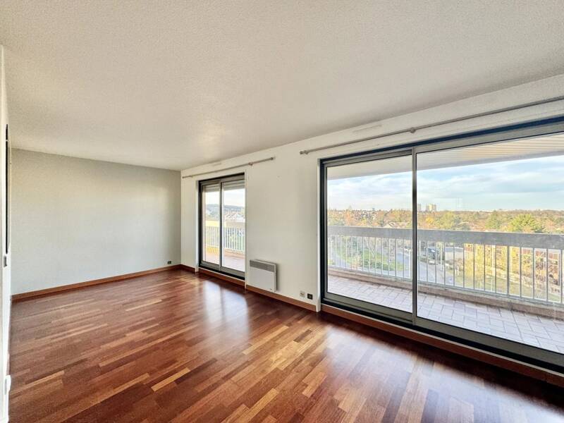 شقة 83م² 4 غرف مع لوغيا في فيريير-لو-بويزون