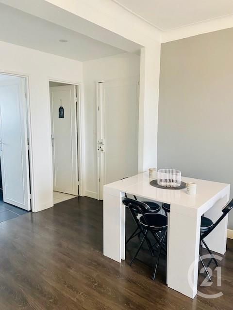 شقة للإيجار بمساحة 58م² في سارتروفيل