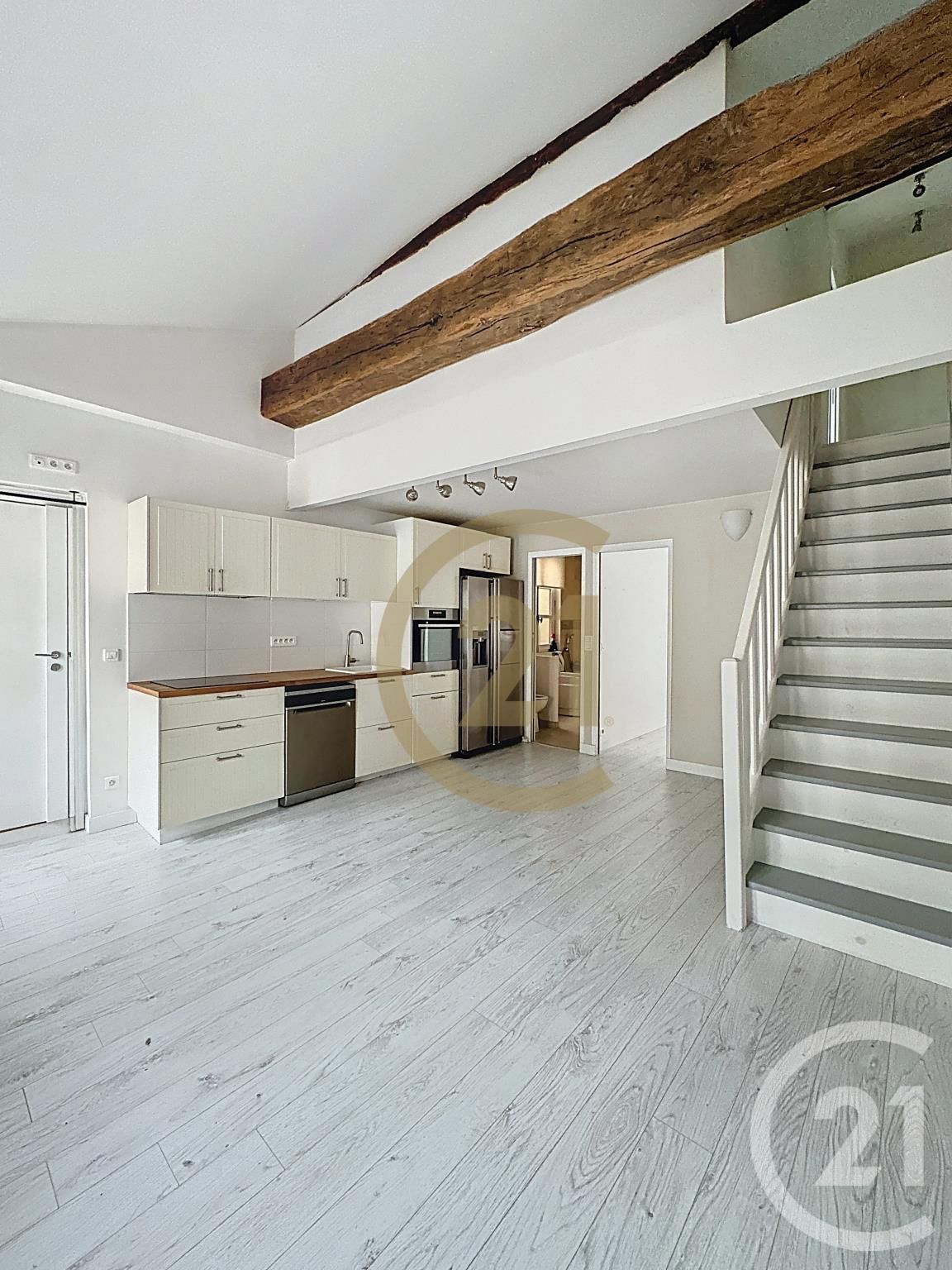 إيجار شقة بمساحة 47م² في فرساي