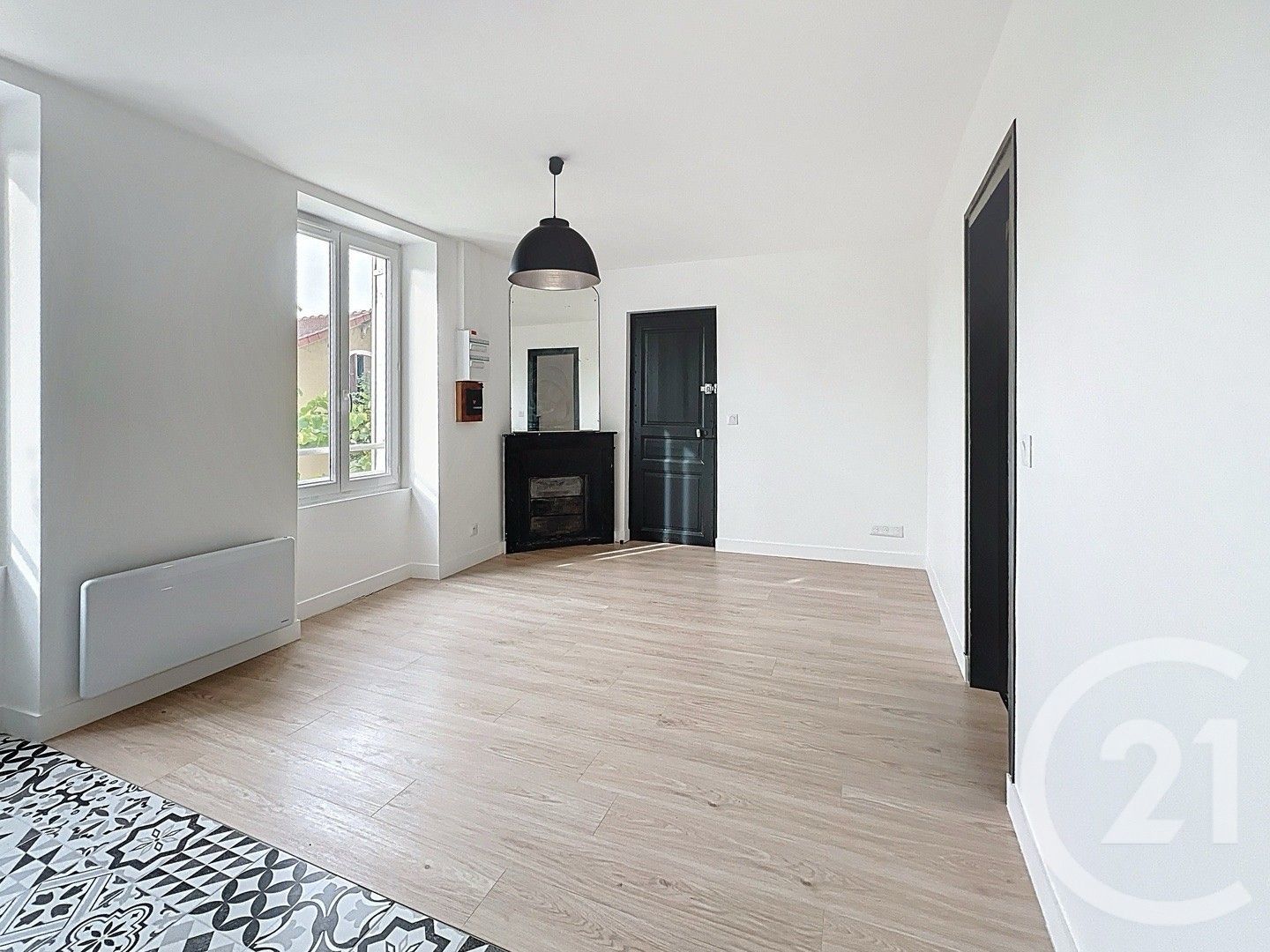 بيع شقة بمساحة 36م² في كوربيل إيسون