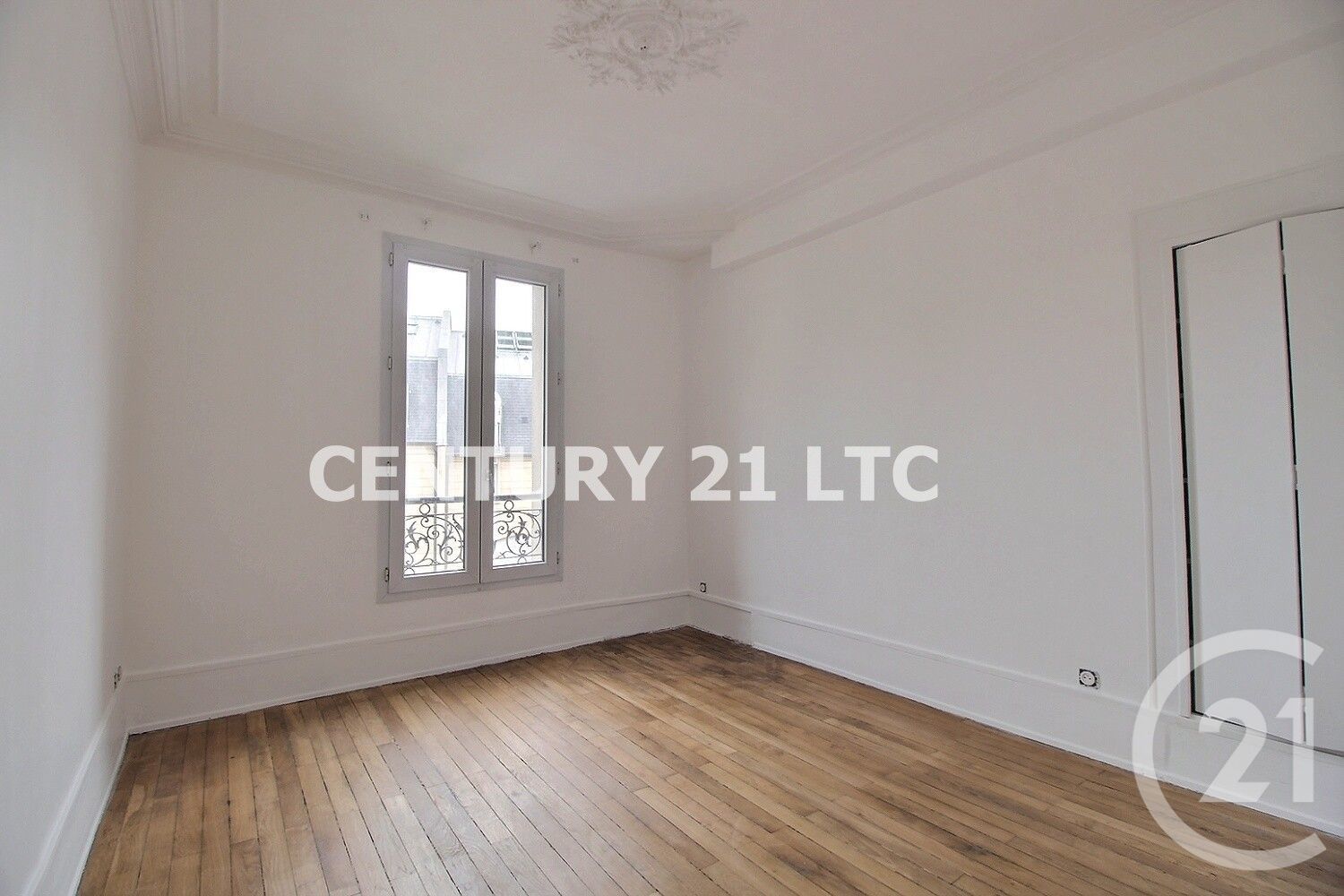 بيع شقة بمساحة 73م² في شيرنتون لو بون