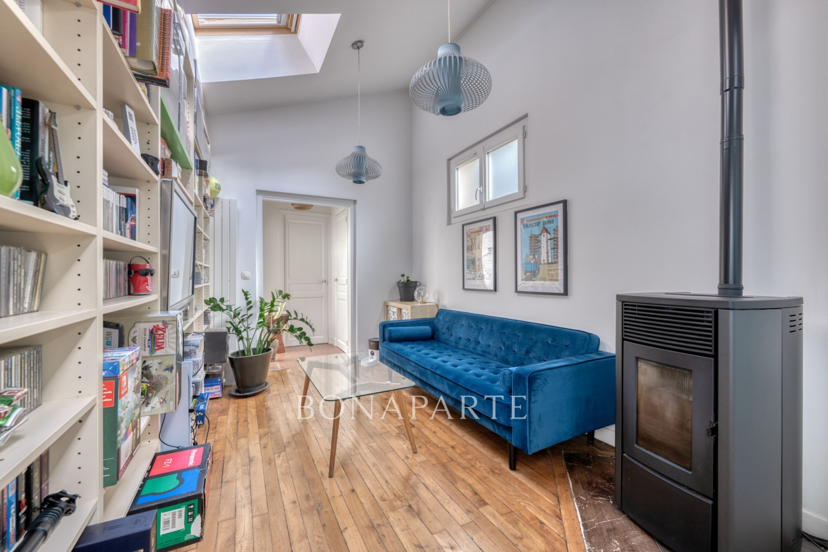 منزل بمساحة 167م²، مع إضاءة ومجالات واستخدام مختلط.