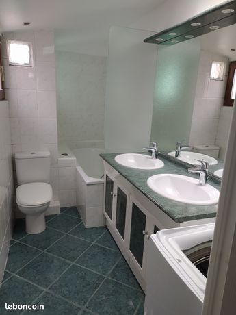 شقة دوبلكس تتكون من غرفتين بمساحة 35 م² (40 م²) بالقرب من ساحة جان زاي.