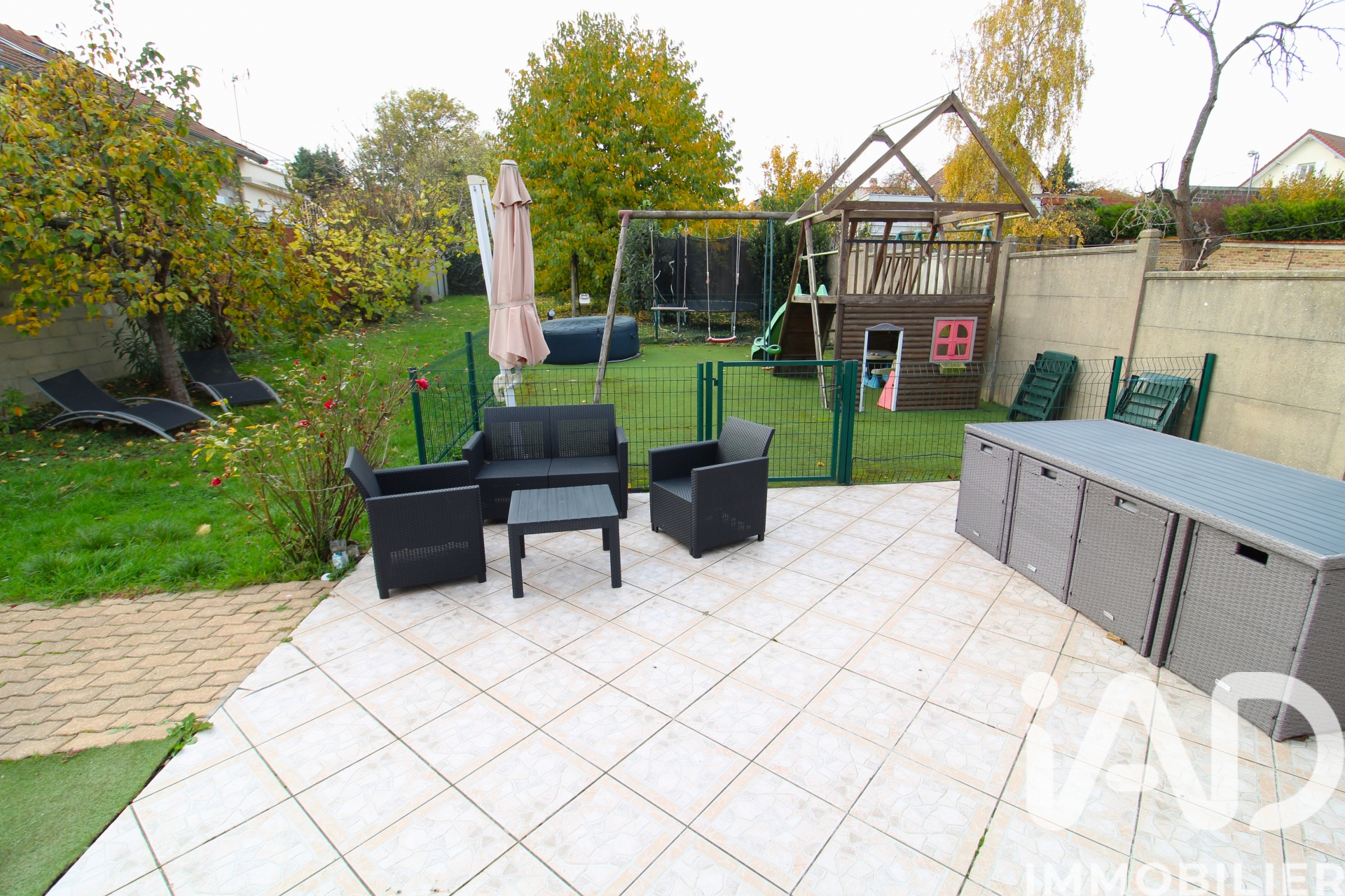 بيع منزل بمساحة 83م² في فيلنوف لو روي