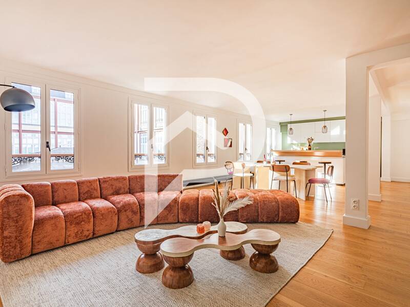 Renovated 128 sqm Apartment, 4 Rooms, Paris 9 75009