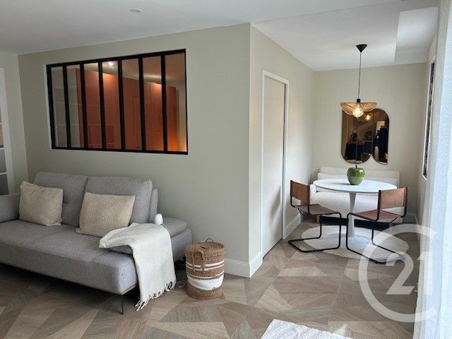 بيع شقة بمساحة 42م² في لا روشيل