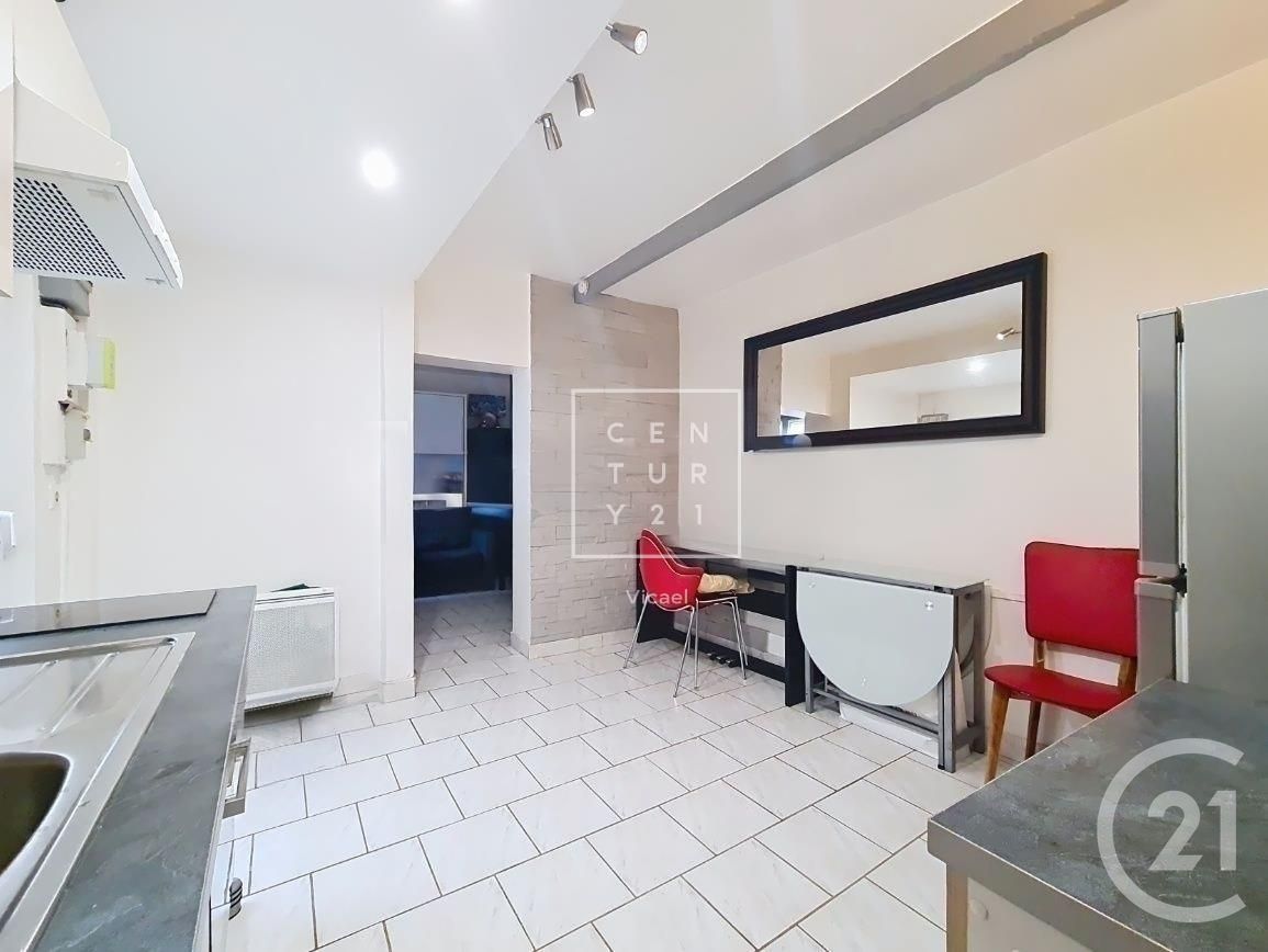 بيع شقة بمساحة 26م² في شاتيني مالابري