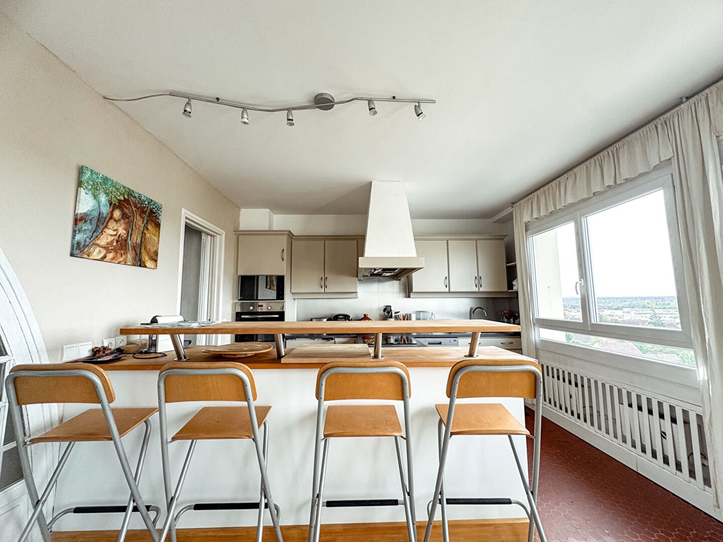 بيع شقة مساحتها 93م² في سارتروفيل