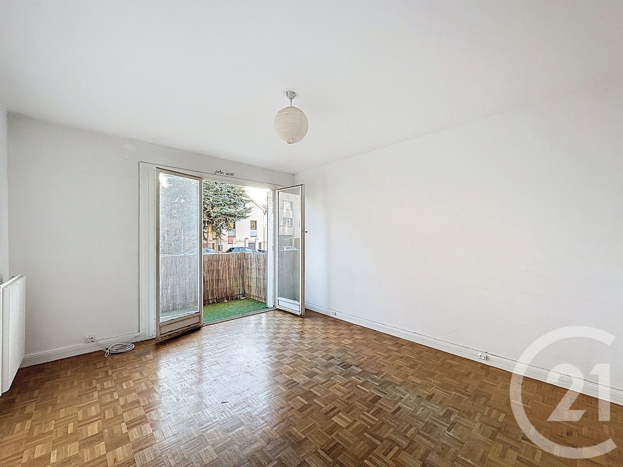 بيع شقة بمساحة 47 م² في الحي الورد.