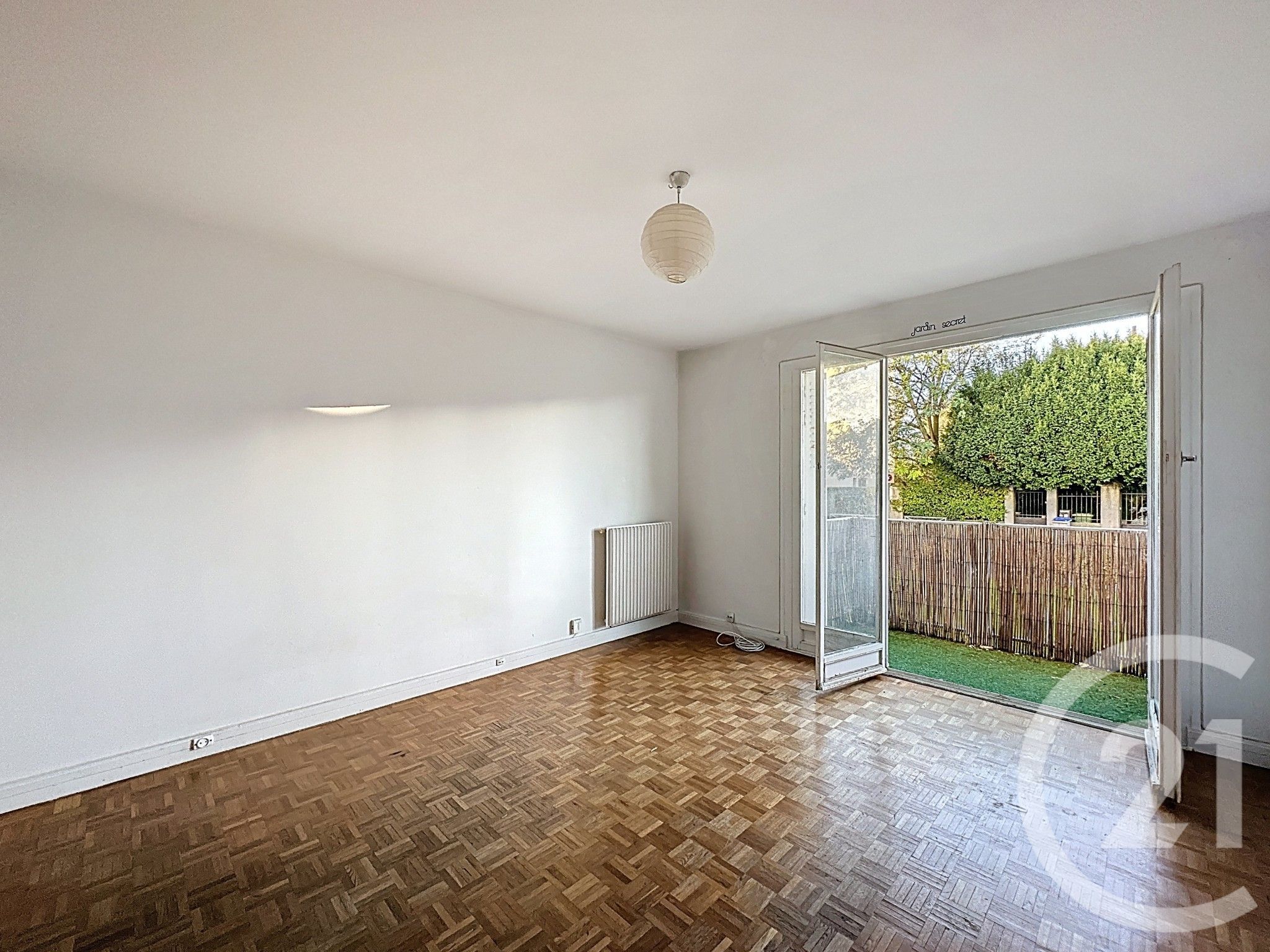 بيع شقة بمساحة 47 م² في الحي الورد.