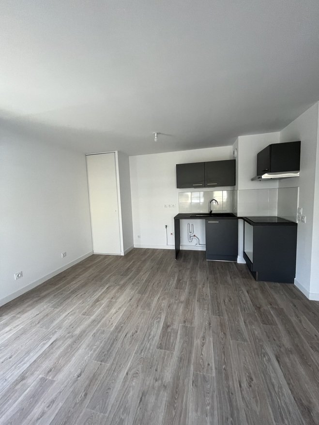 Apartment for rent of 61sqm in PRINGY