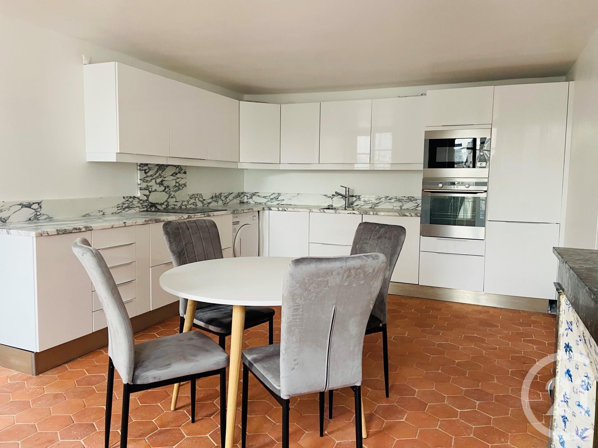 Rental apartment of 74sqm in PARIS 7