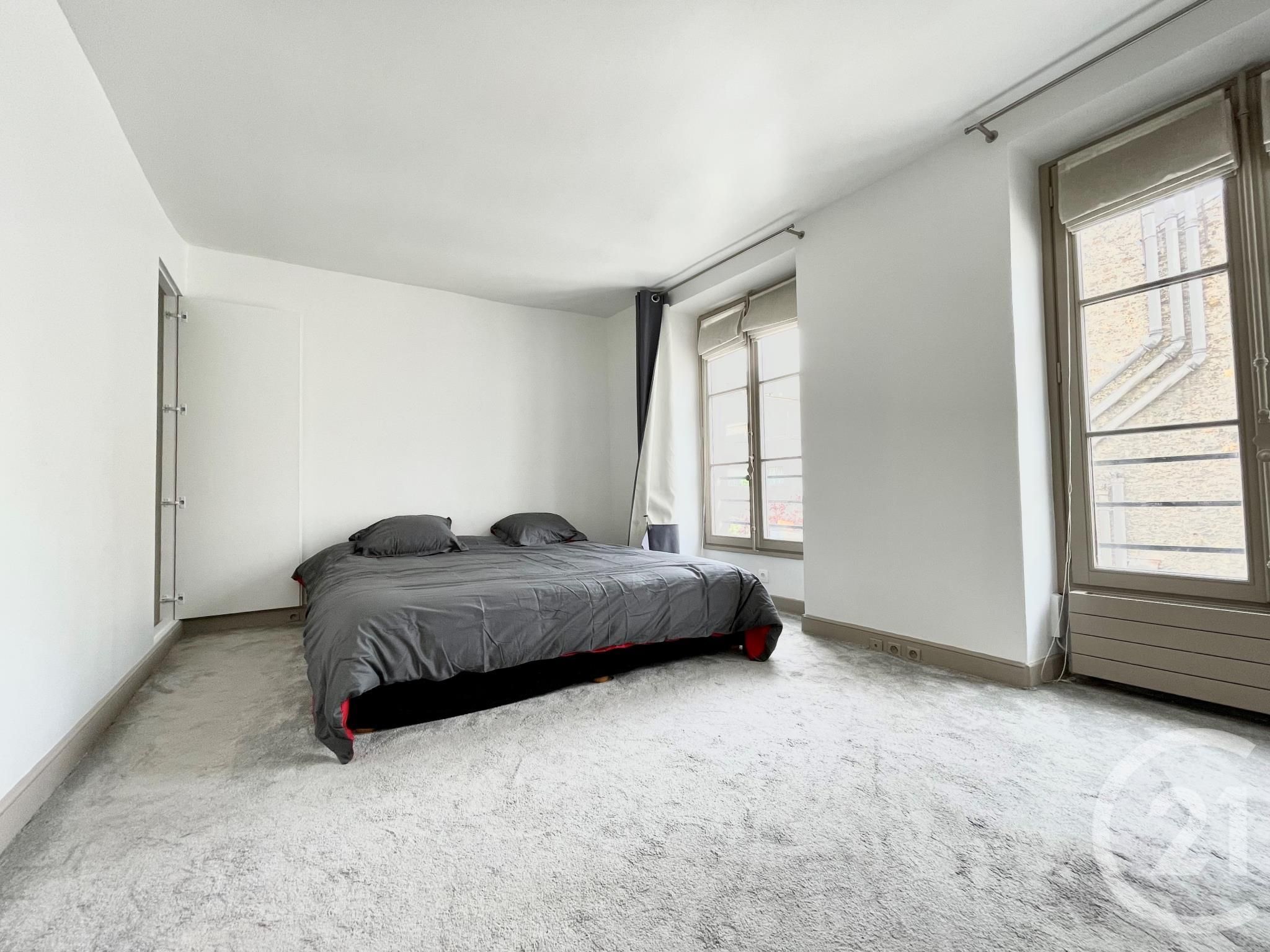 Rental apartment of 74sqm in PARIS 7