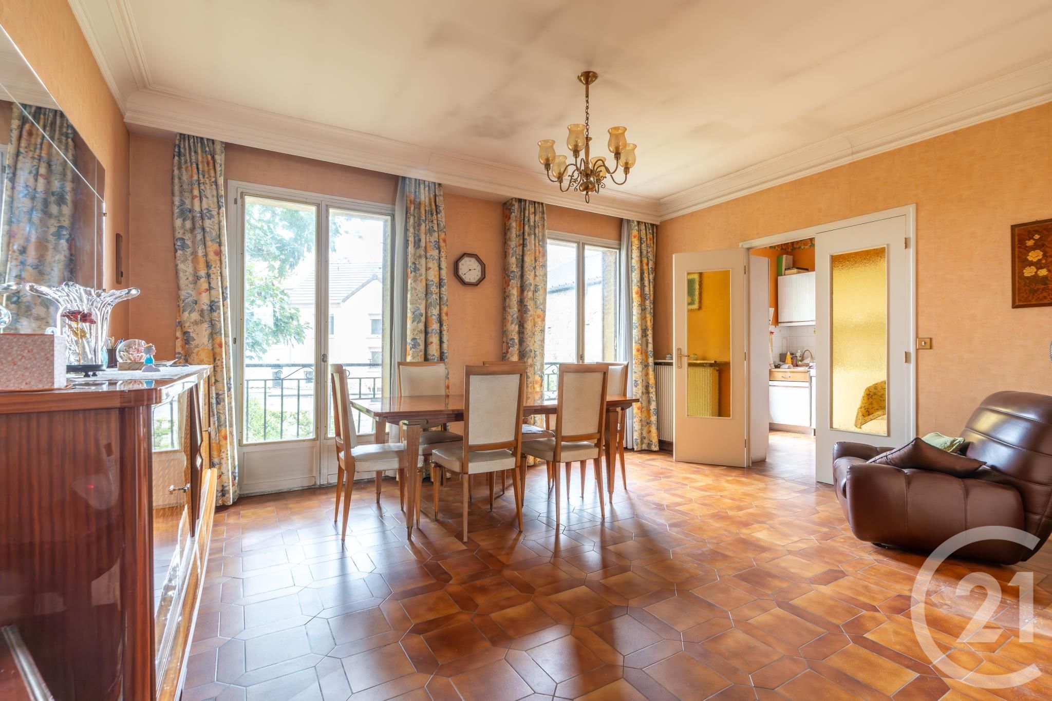 For sale: 85 sqm house in Créteil.