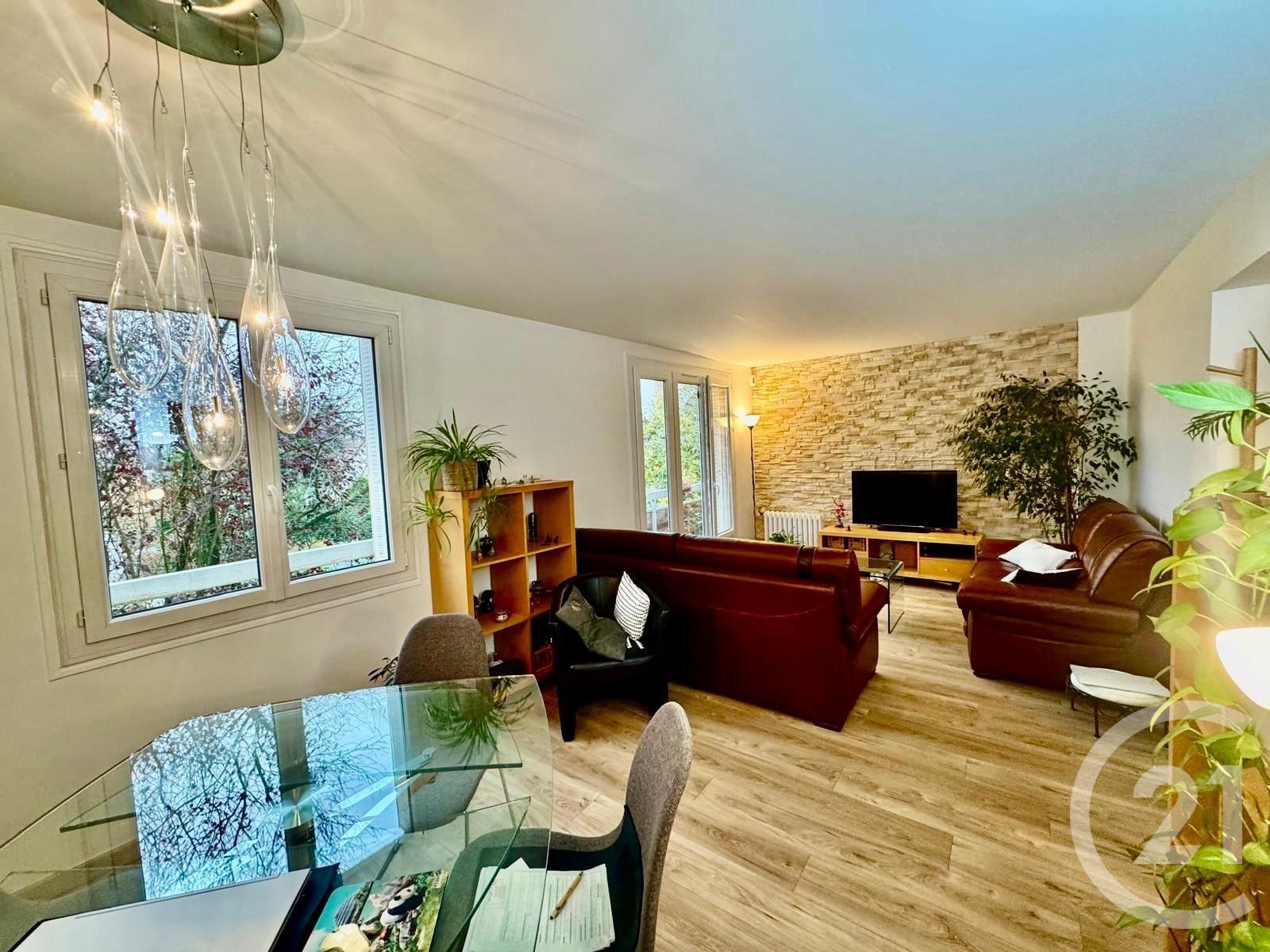 Sale apartment of 66sqm in SARTROUVILLE