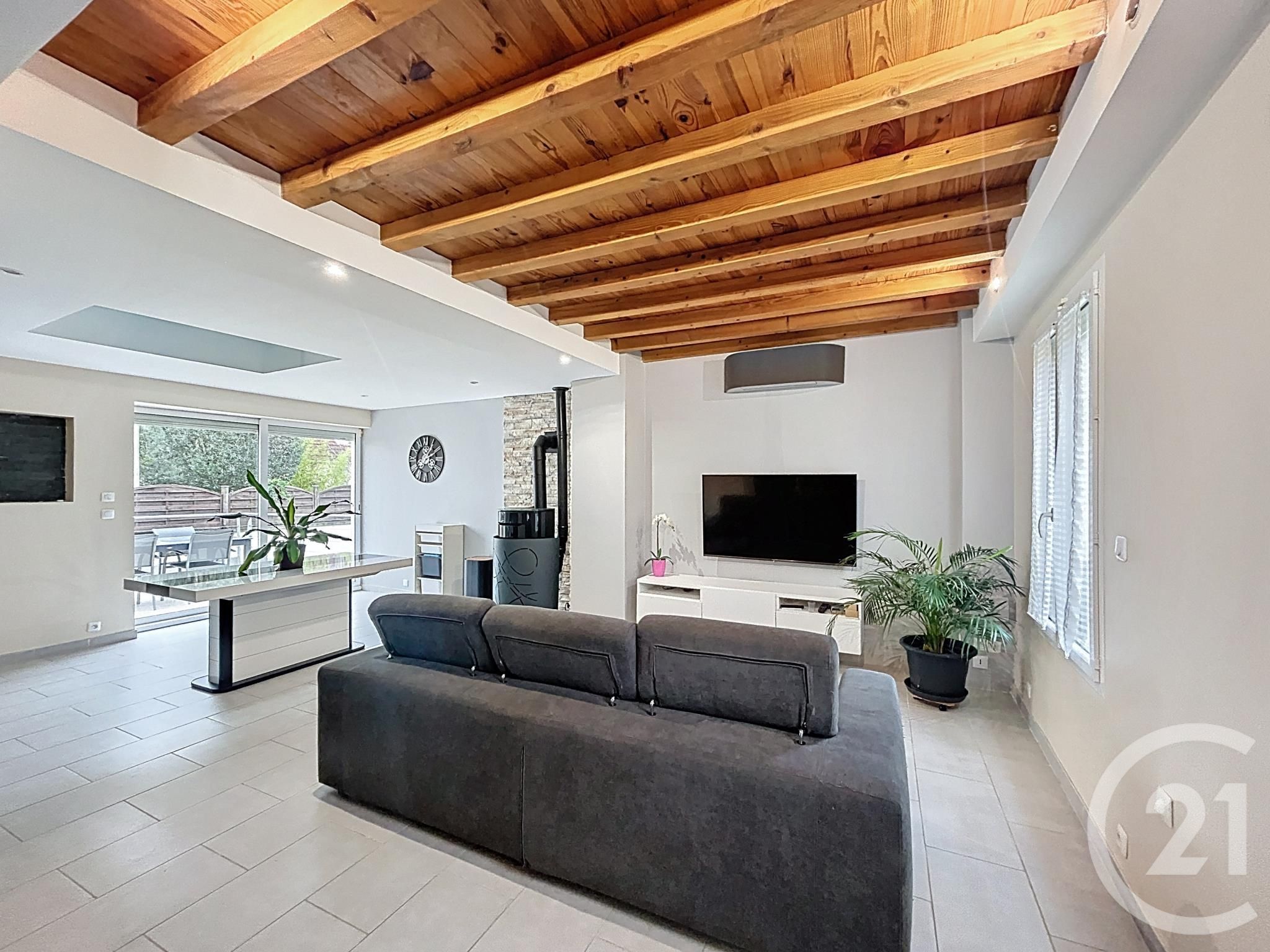 House for sale of 122sqm in SAINTE GENEVIEVE DES BOIS