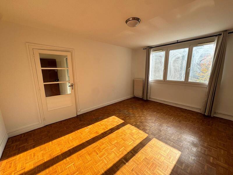 57 sqm apartment for rent in Nanterre