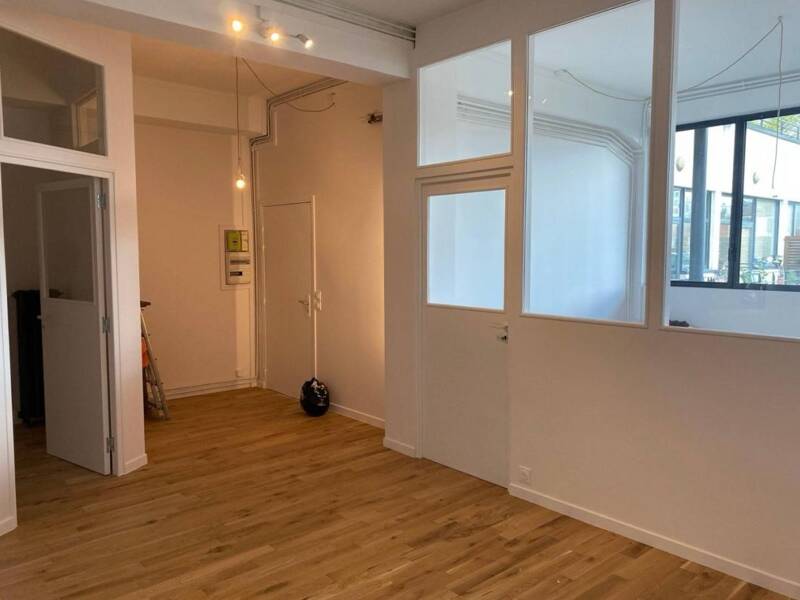 شقة 98 م² مشرقة مجددة في مونترو 93100