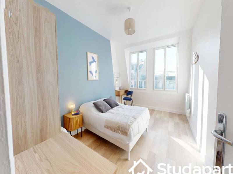 60 sqm apartment for rent in PARIS 8