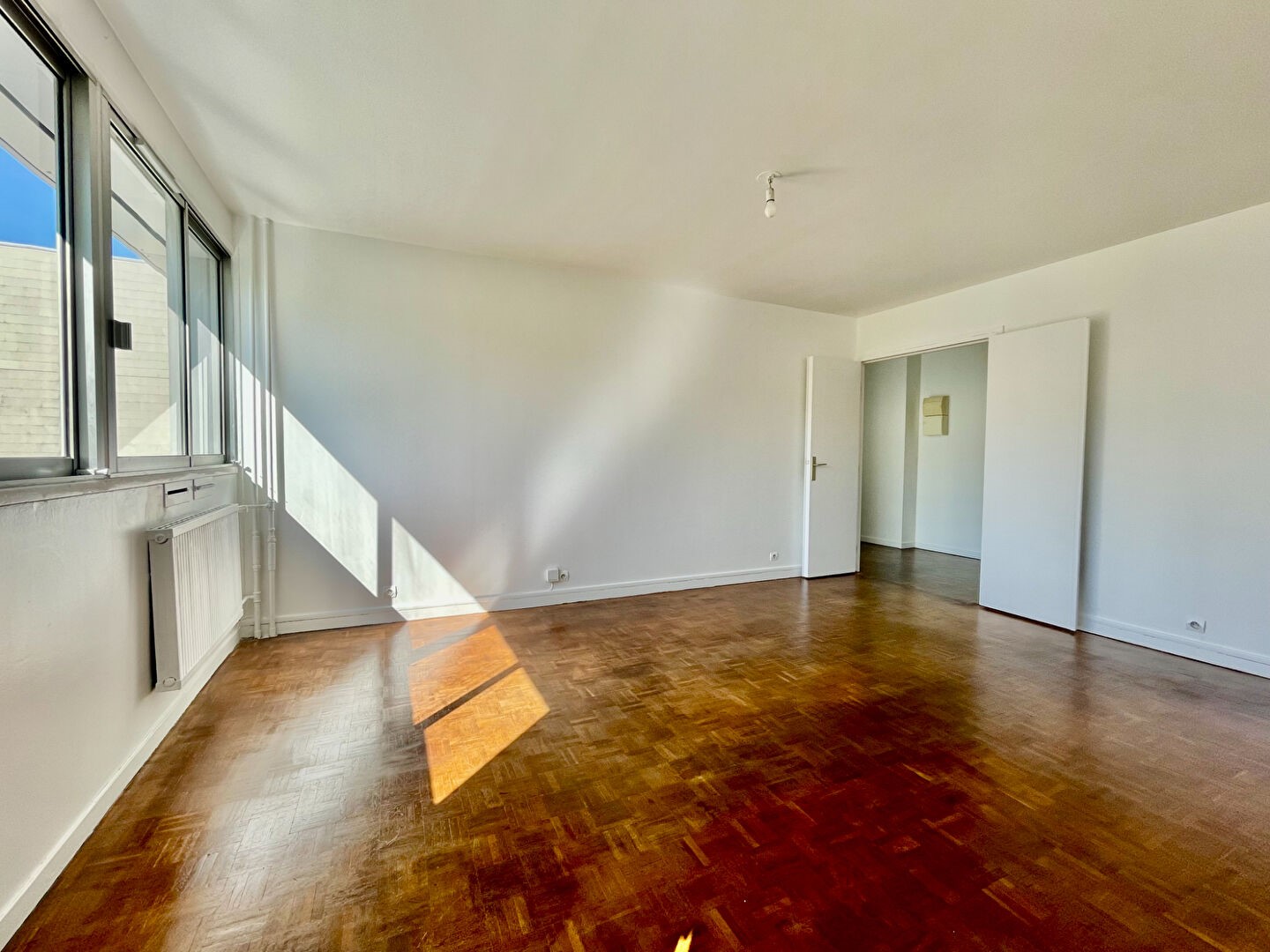 For sale: 51 sqm apartment in SEVRES
