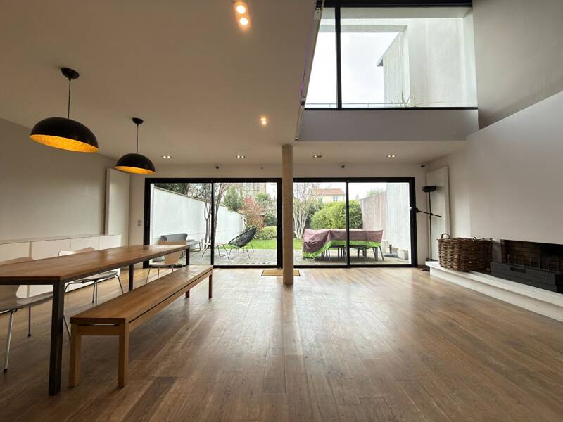 Rental house of 181 sqm in CLAMART