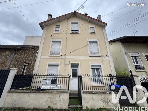 For sale: building in LIVRY GARGAN