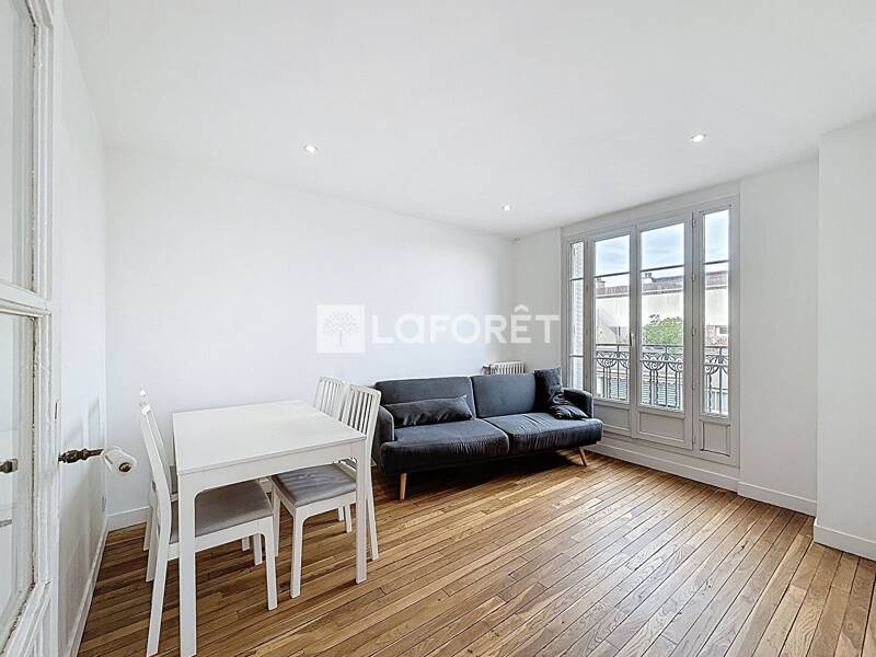2-bedroom apartment 42sqm top floor with balcony in Courbevoie 92400