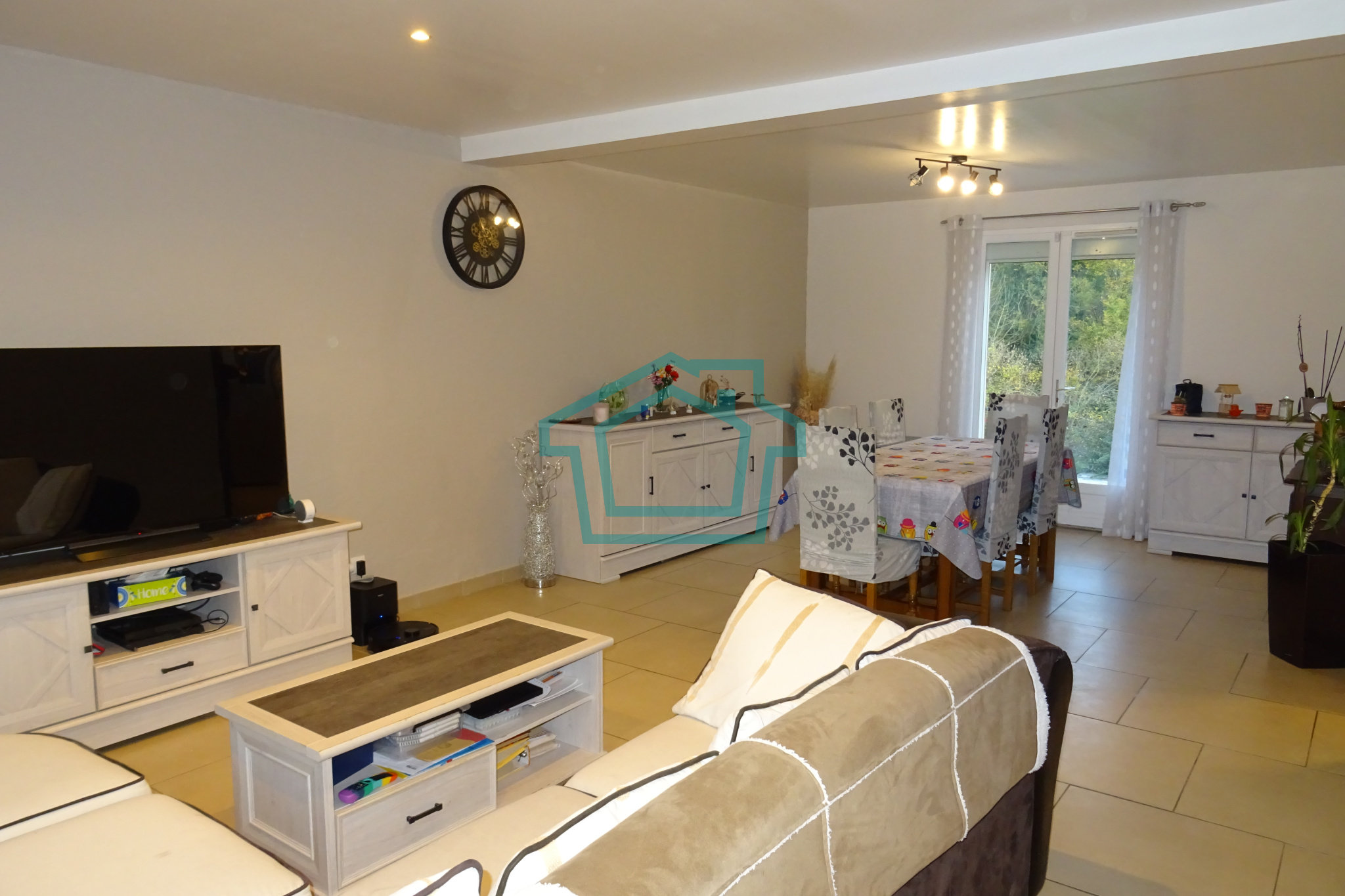 BREVAL / Beautiful family house on 1,430 sqm of land