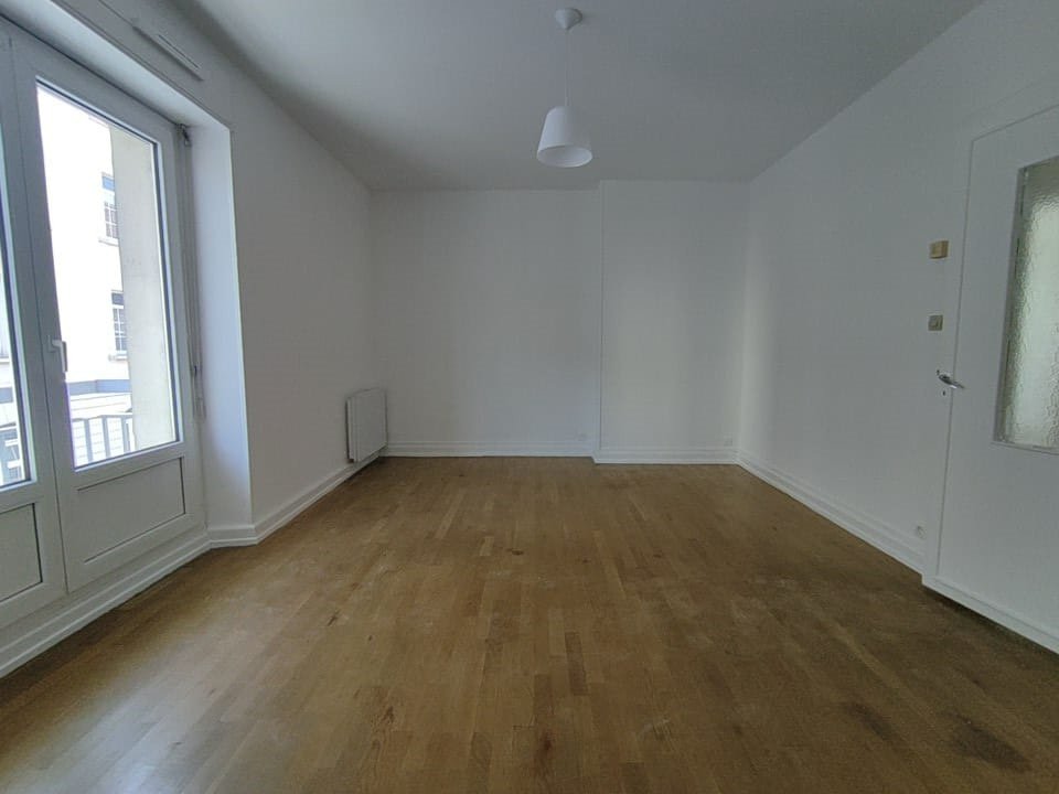 T3 apartment in downtown Belfort with parking space