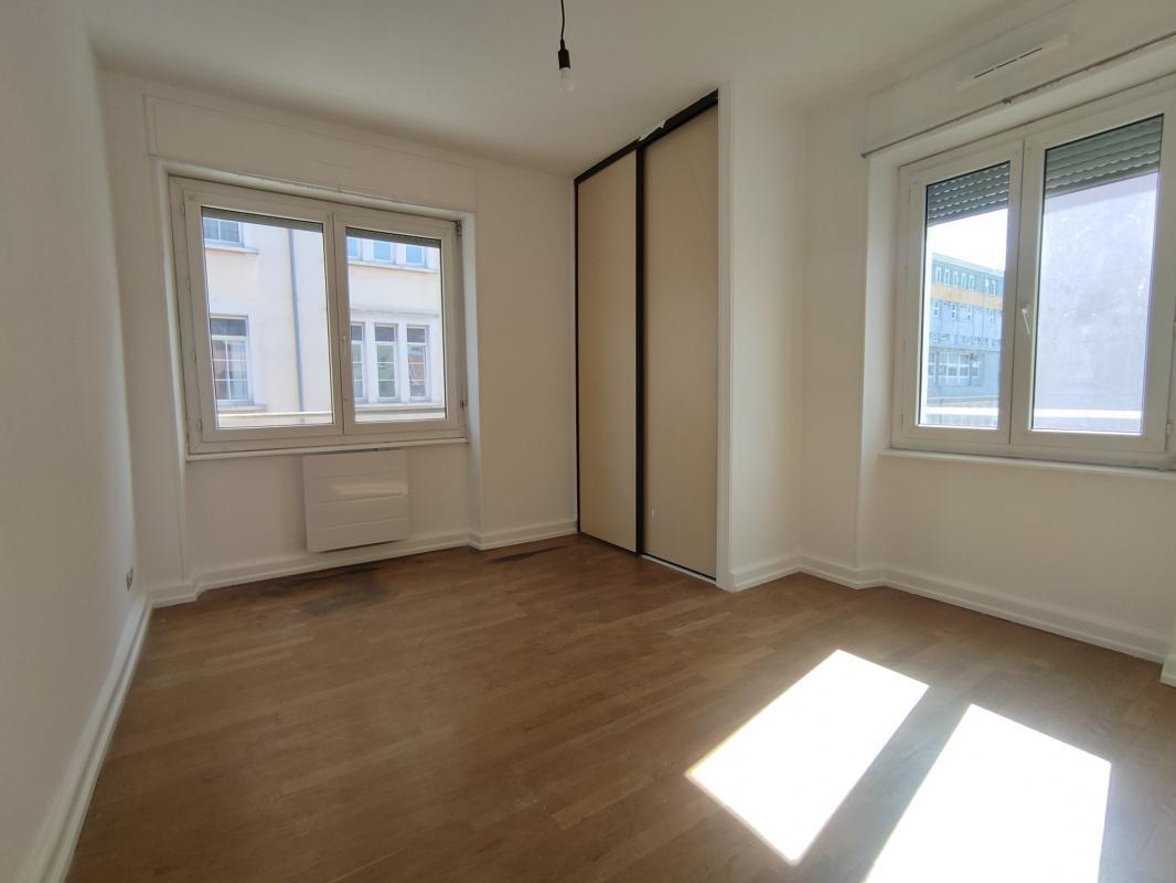 T3 apartment in downtown Belfort with parking space