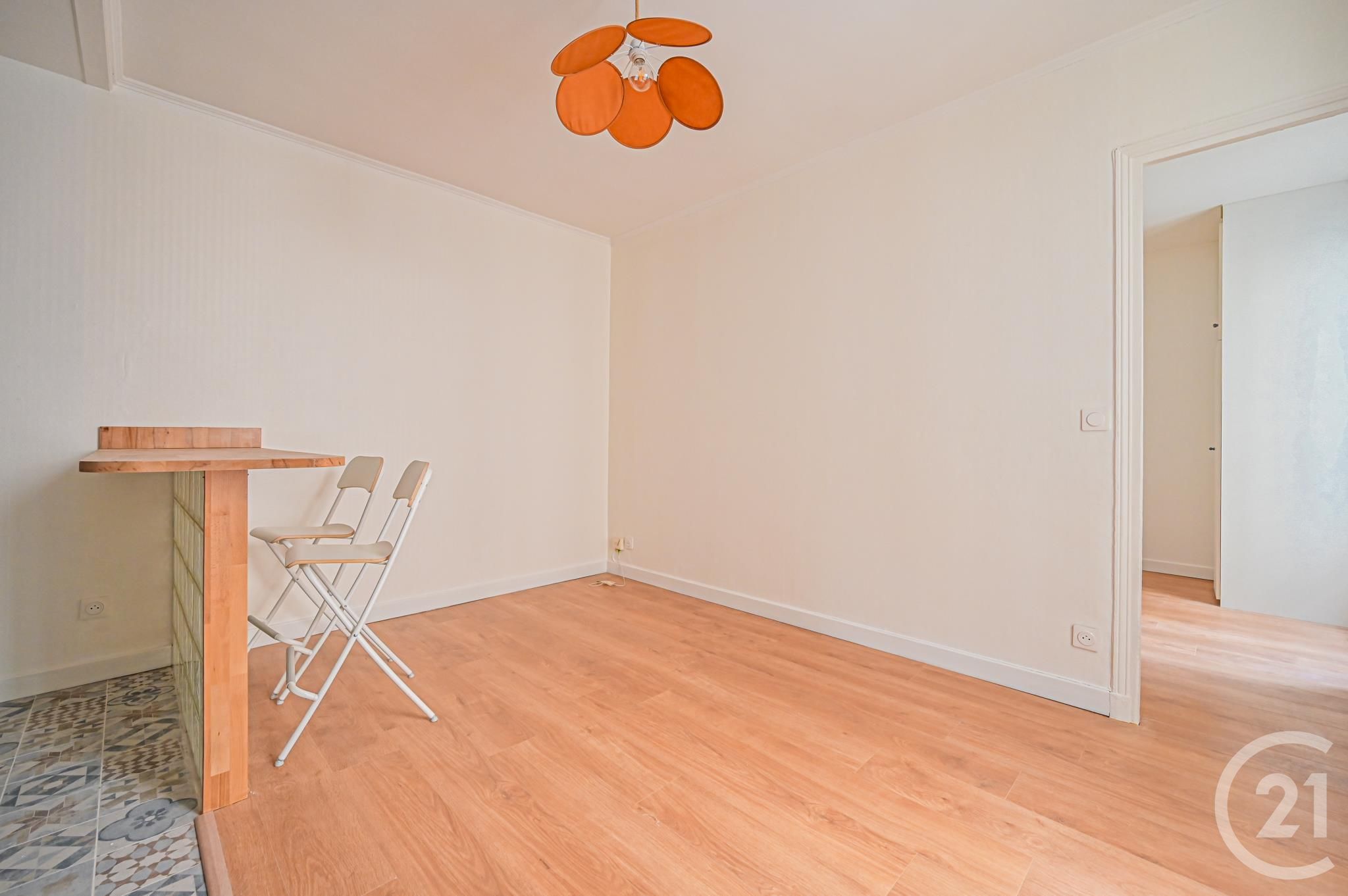 32 sqm apartment for rent in PARIS 20