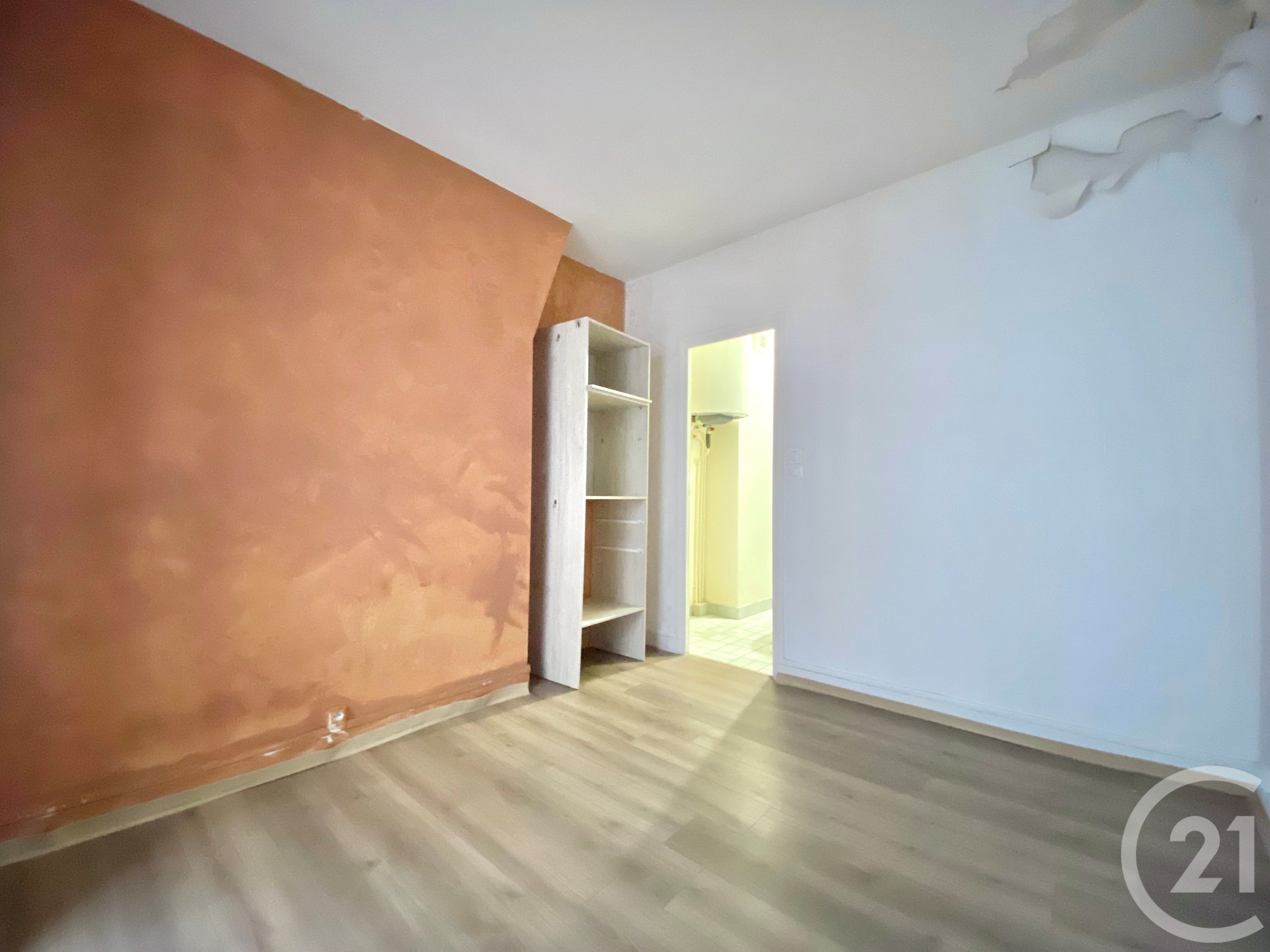 For sale: 31 sqm apartment in PARIS 12.